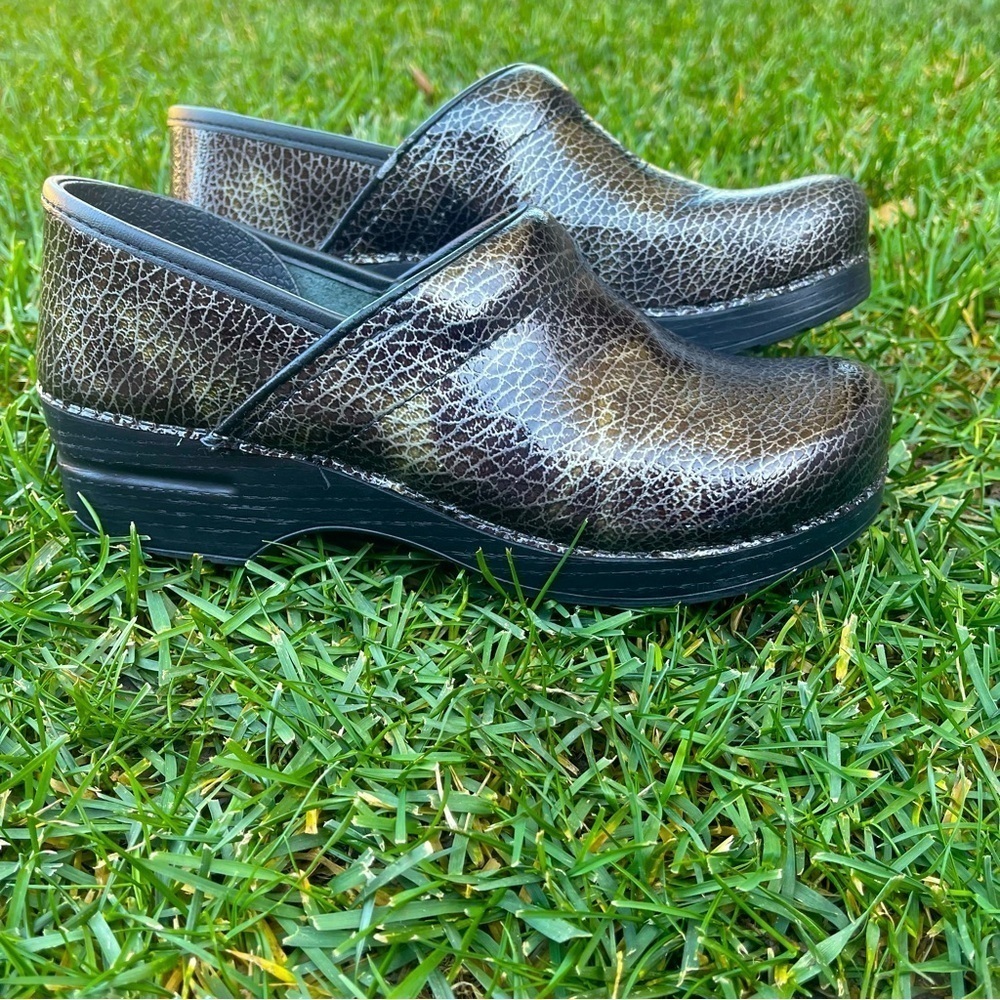 Dansko Women's Mules in Metallic Brown
